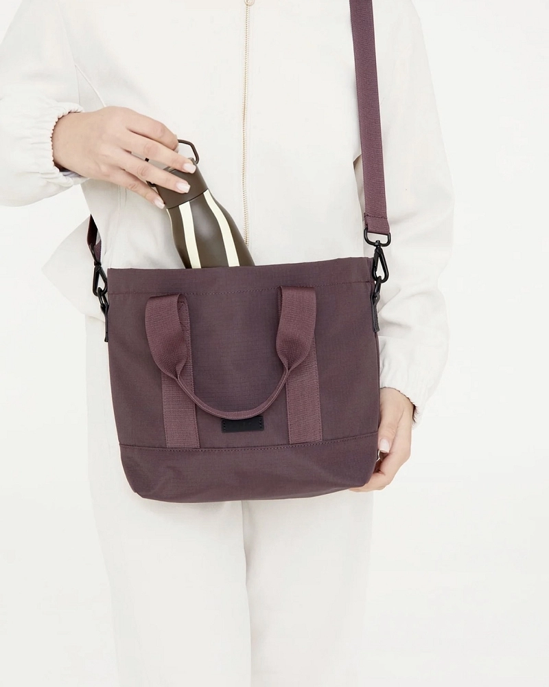 Bolso Tote Lefrik Ciruela – Reciclado, con Bandolera Ajustable Bolso Tote Lefrik Ciruela – Reciclado, con Bandolera Ajustable