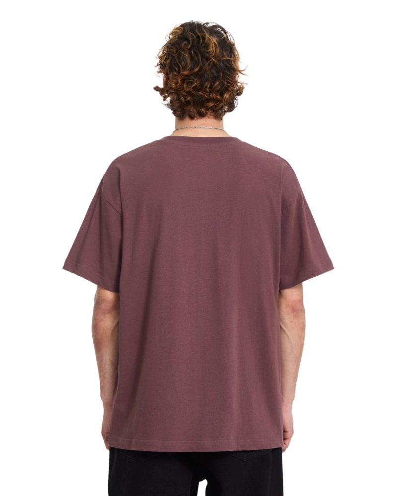 Camiseta Volcom Stone Strange Things Happen - Ciruela Camiseta Volcom Stone Strange Things Happen - Ciruela