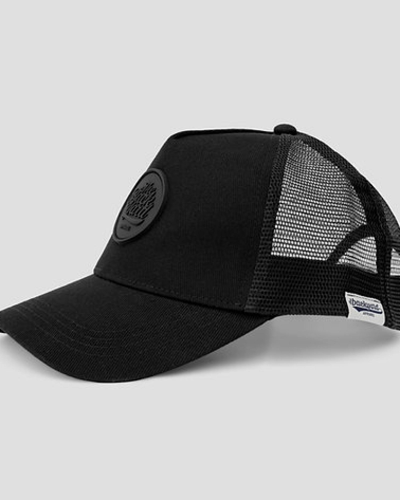 Gorra Trucker Negra Total Black con Parche de Goma – The Backyard Apparel Gorra Trucker Negra Total Black con Parche de Goma – The Backyard Apparel
