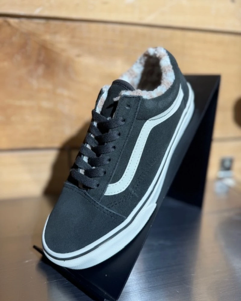 Old Skool Cozy Hug Faded Black
