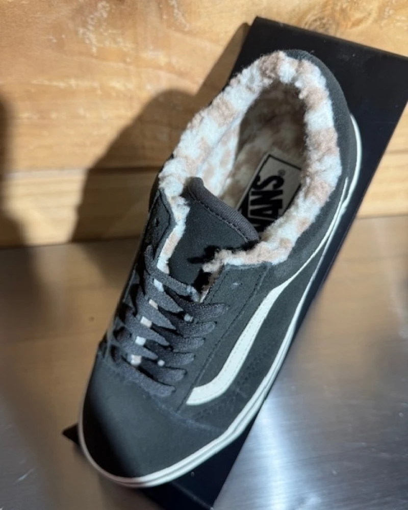 Old Skool Cozy Hug Faded Black